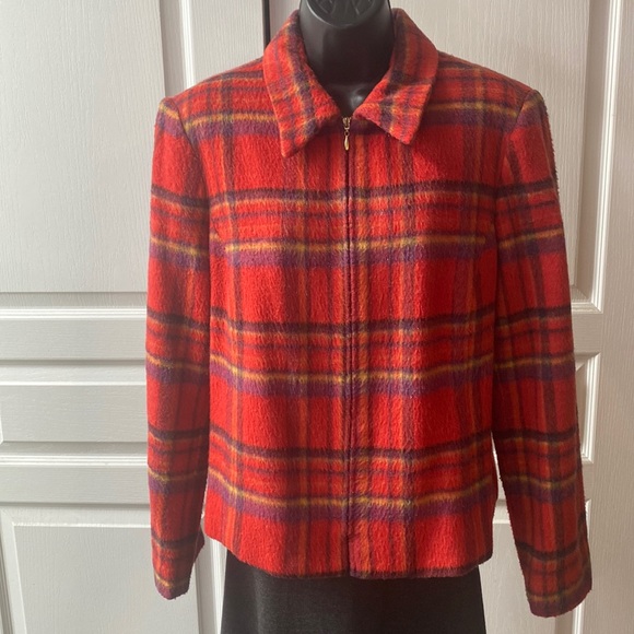 Requirements Jackets & Blazers - PRE-OWNED WOMEN’S REQUIREMENT PLAID JACKET